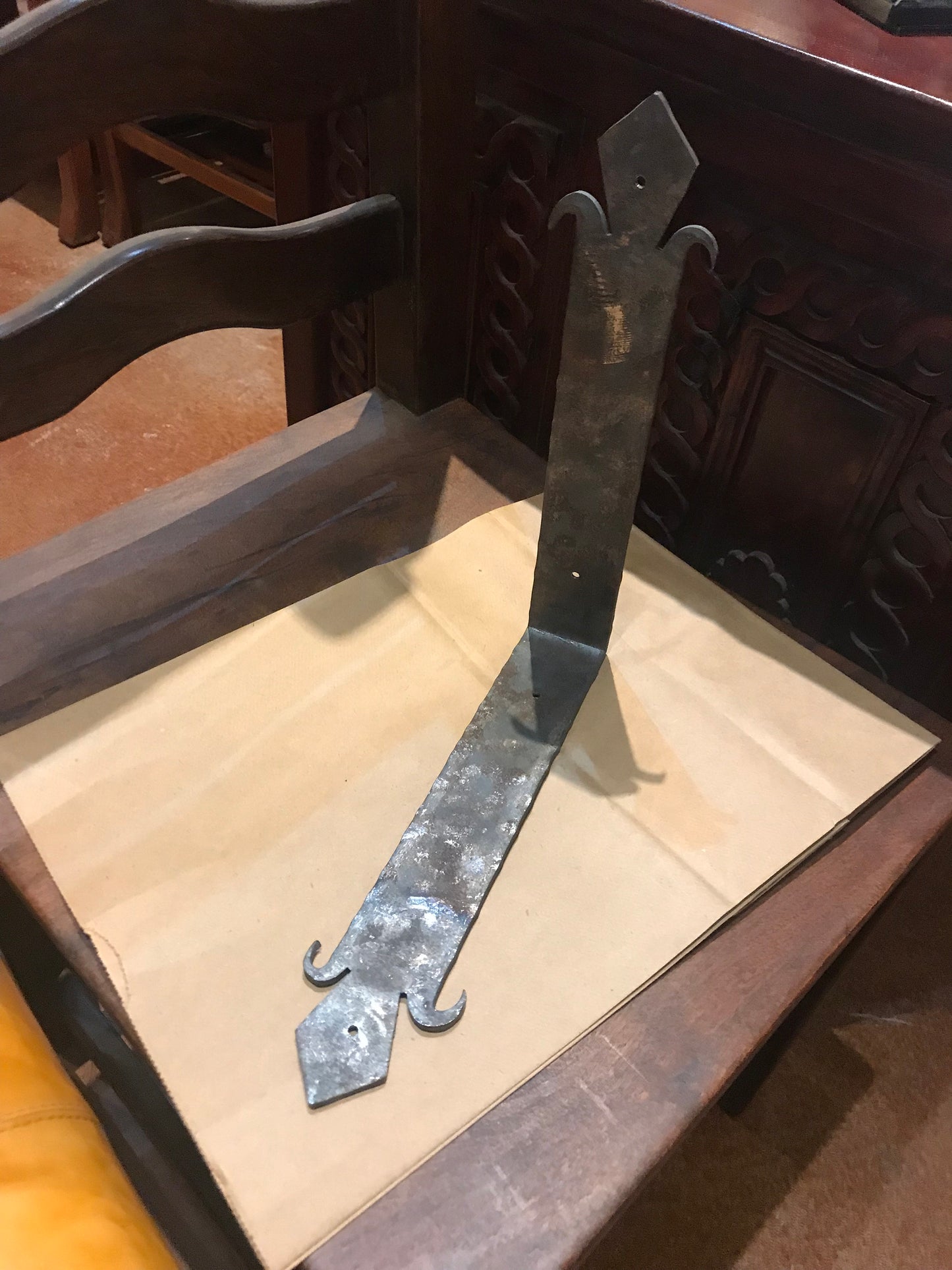 12" Iron Bracket (for corners)